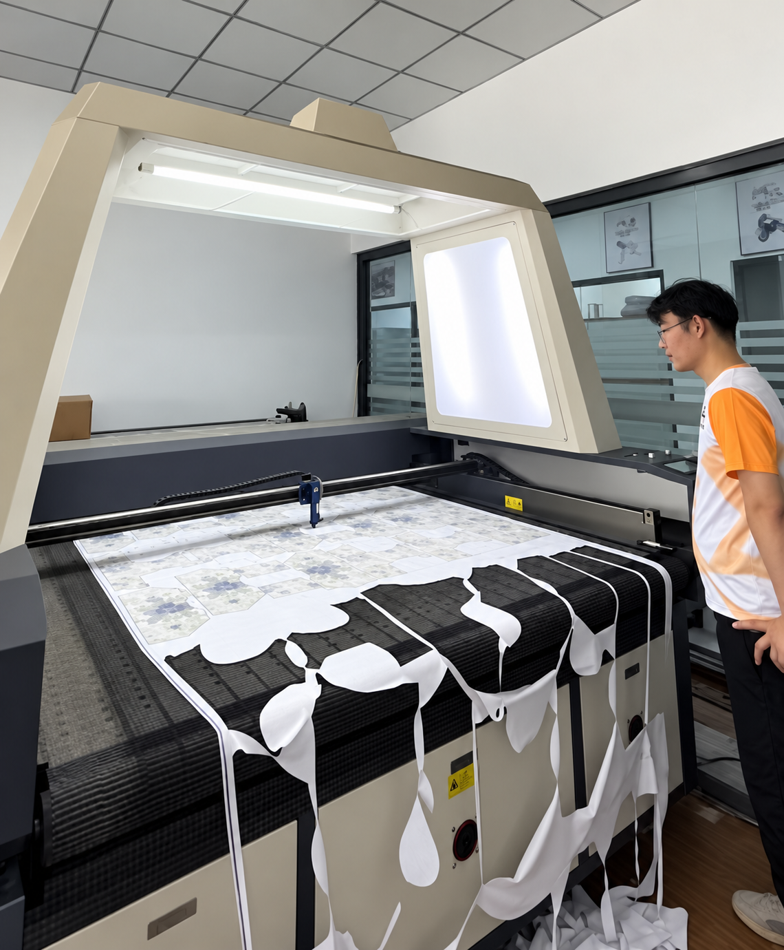 Yoga wear cutting line